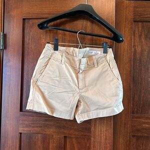 Gap 4” khaki shorts size 4P